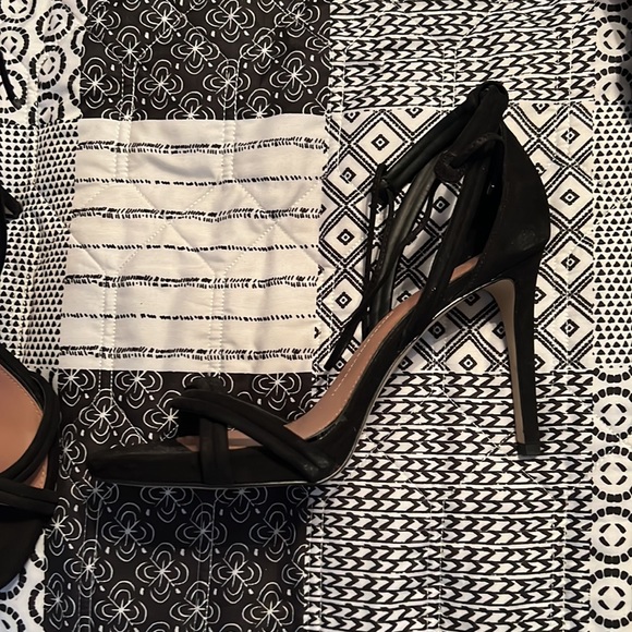 Gianni Bini suede heels - Picture 2 of 4